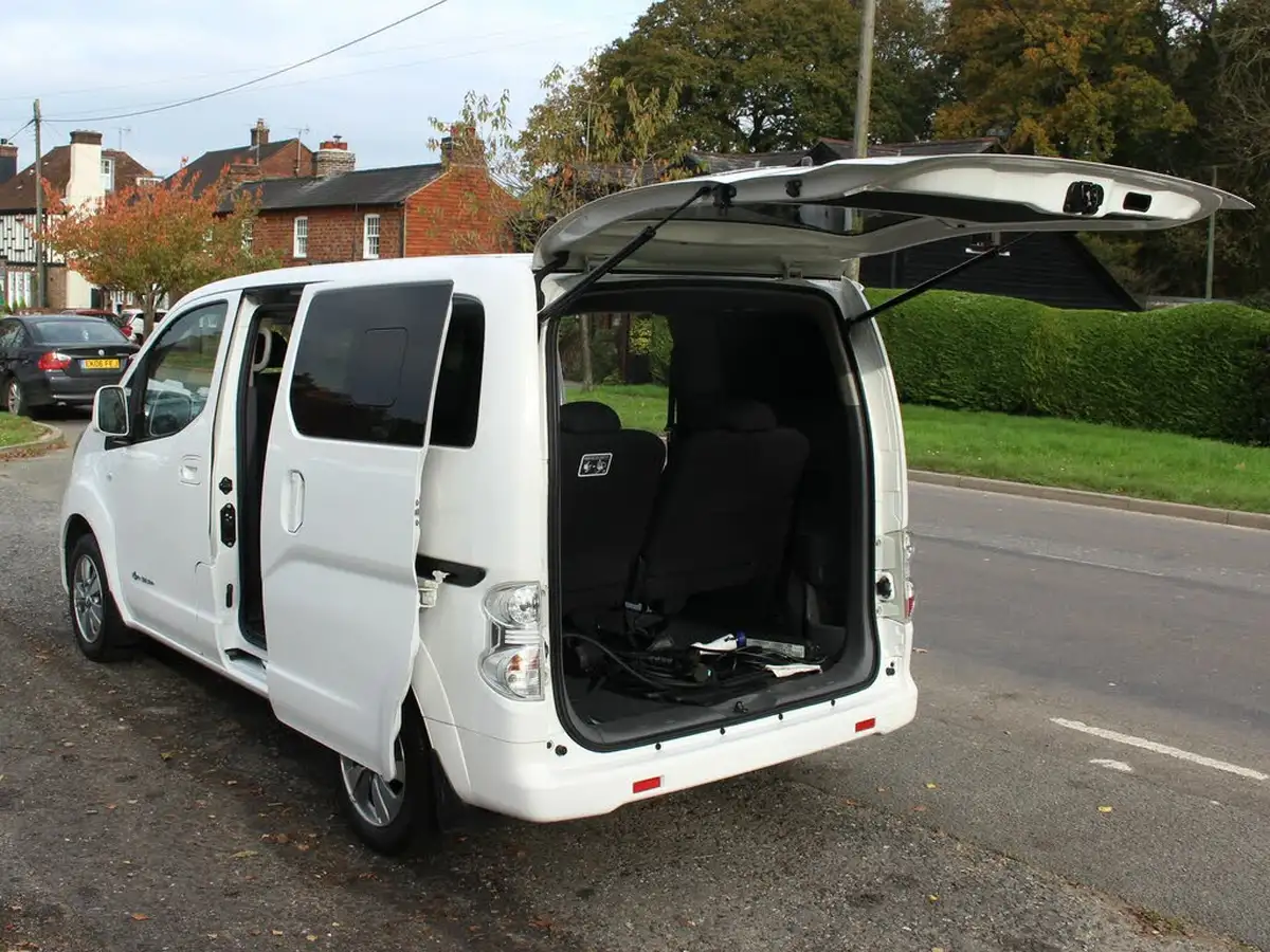 2020-nissan-env200-e-evalia-5-big-13