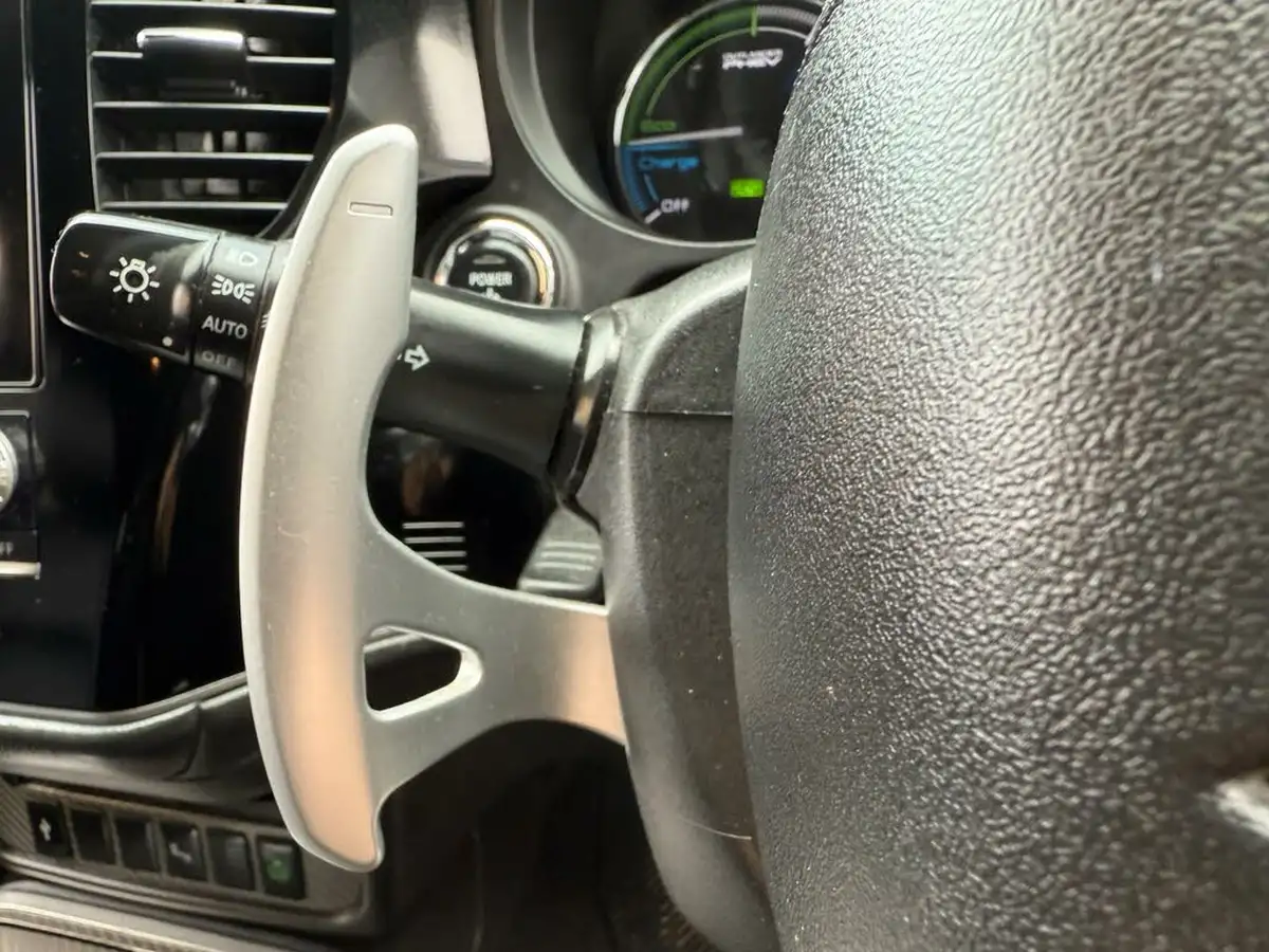 2020-mitsubishi-outlander-24-dynamic-phev-big-24