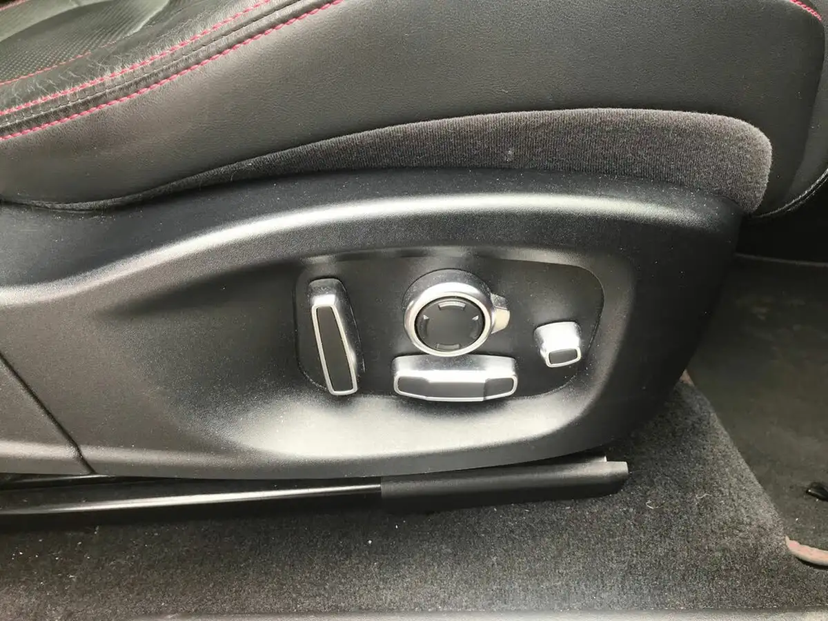 2018-jaguar-e-pace-20-i4d-first-edition-big-17