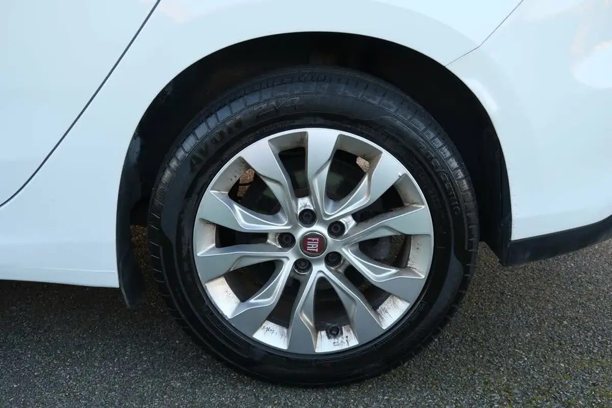 2017-fiat-tipo-14-easy-plus-hatchback-big-18