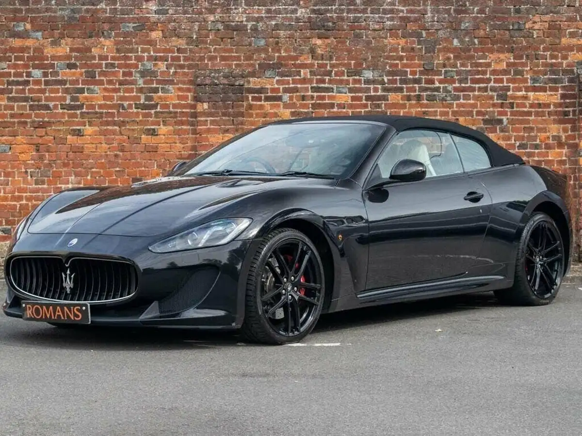 2014-maserati-grancabrio-47-mc-460ps-big-9