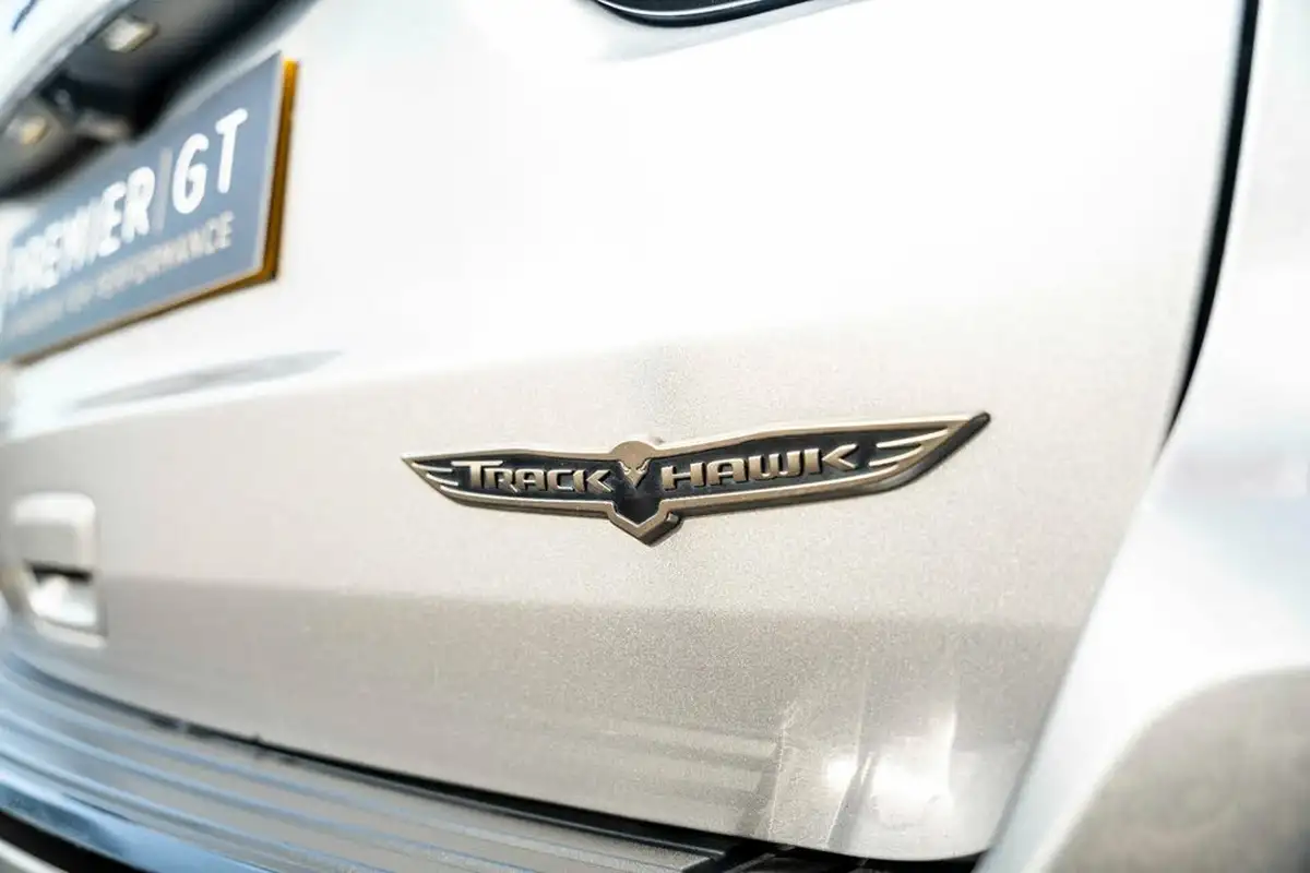 2019-jeep-grand-cherokee-62-hemi-trackhawk-big-3
