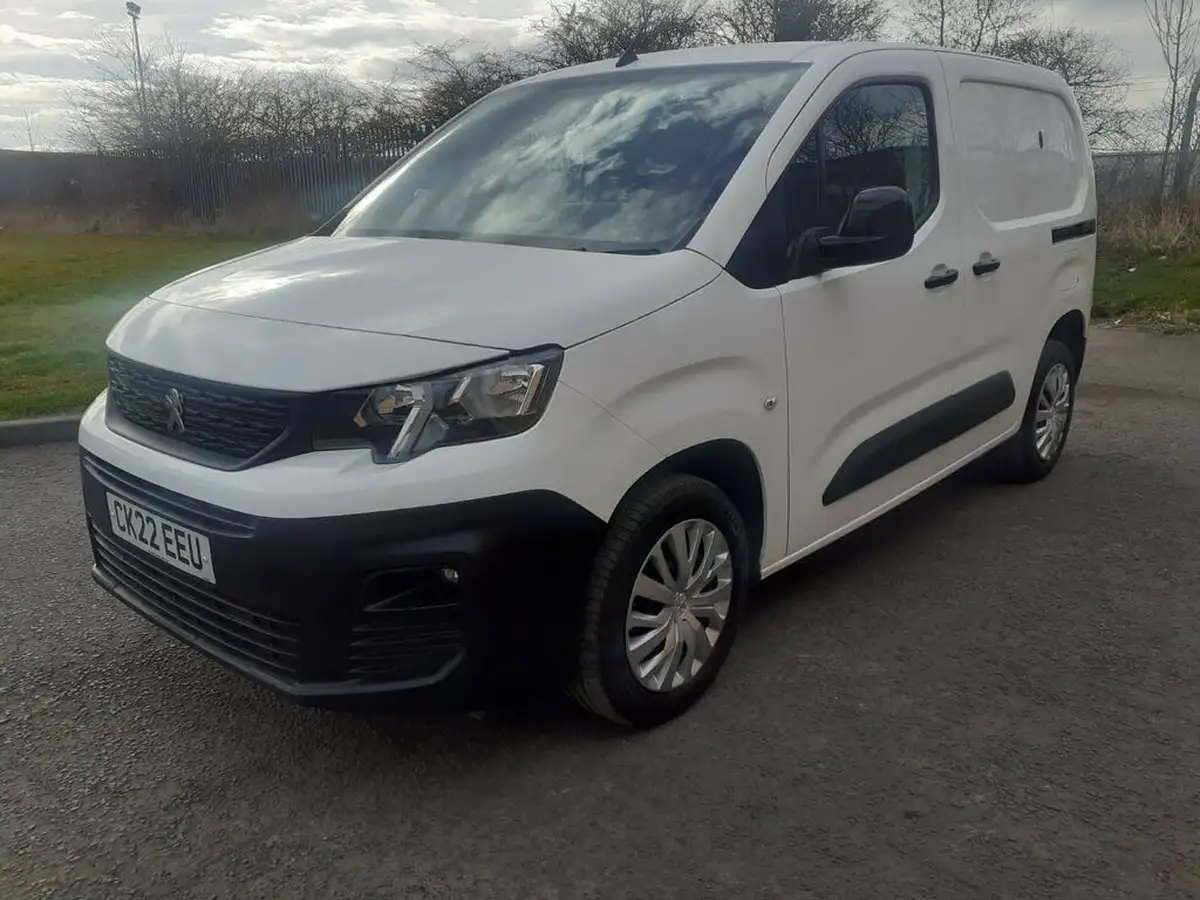 2022-peugeot-partner-15-bluehdi-1000-professional-premium-100pseu6d-big-0