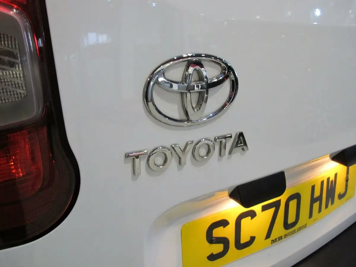 2021-toyota-proace-city-15d-active-100hpeu6dt-e-big-47