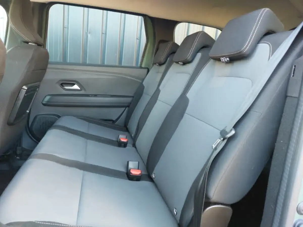 2023-dacia-jogger-16-tce-extreme-big-5
