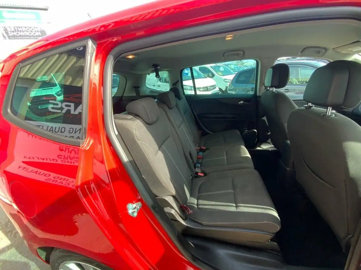 2015-vauxhall-zafira-tourer-14i-16v-turbo-sri-big-26