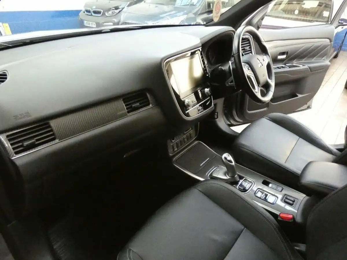 2021-mitsubishi-outlander-24-dynamic-phev-big-70