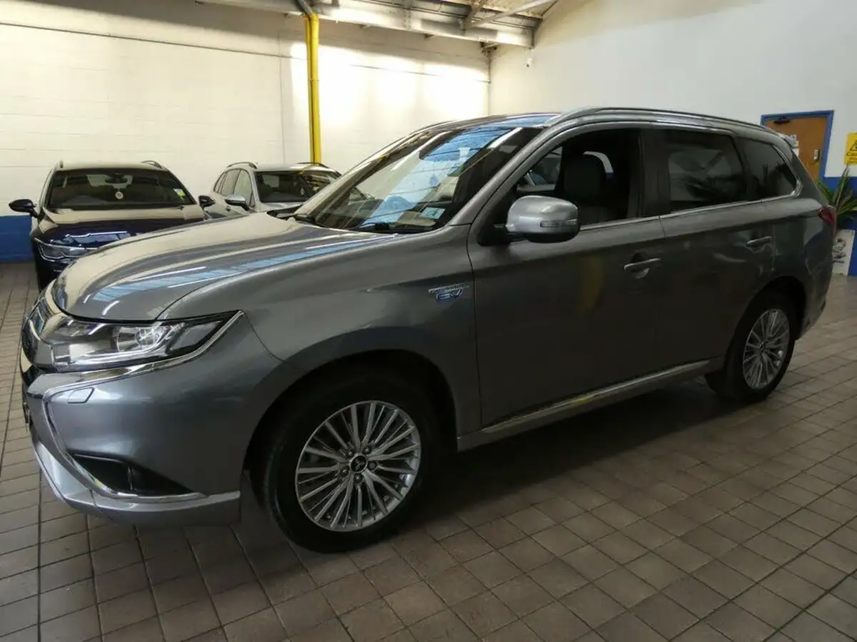 2021-mitsubishi-outlander-24-dynamic-phev-big-18