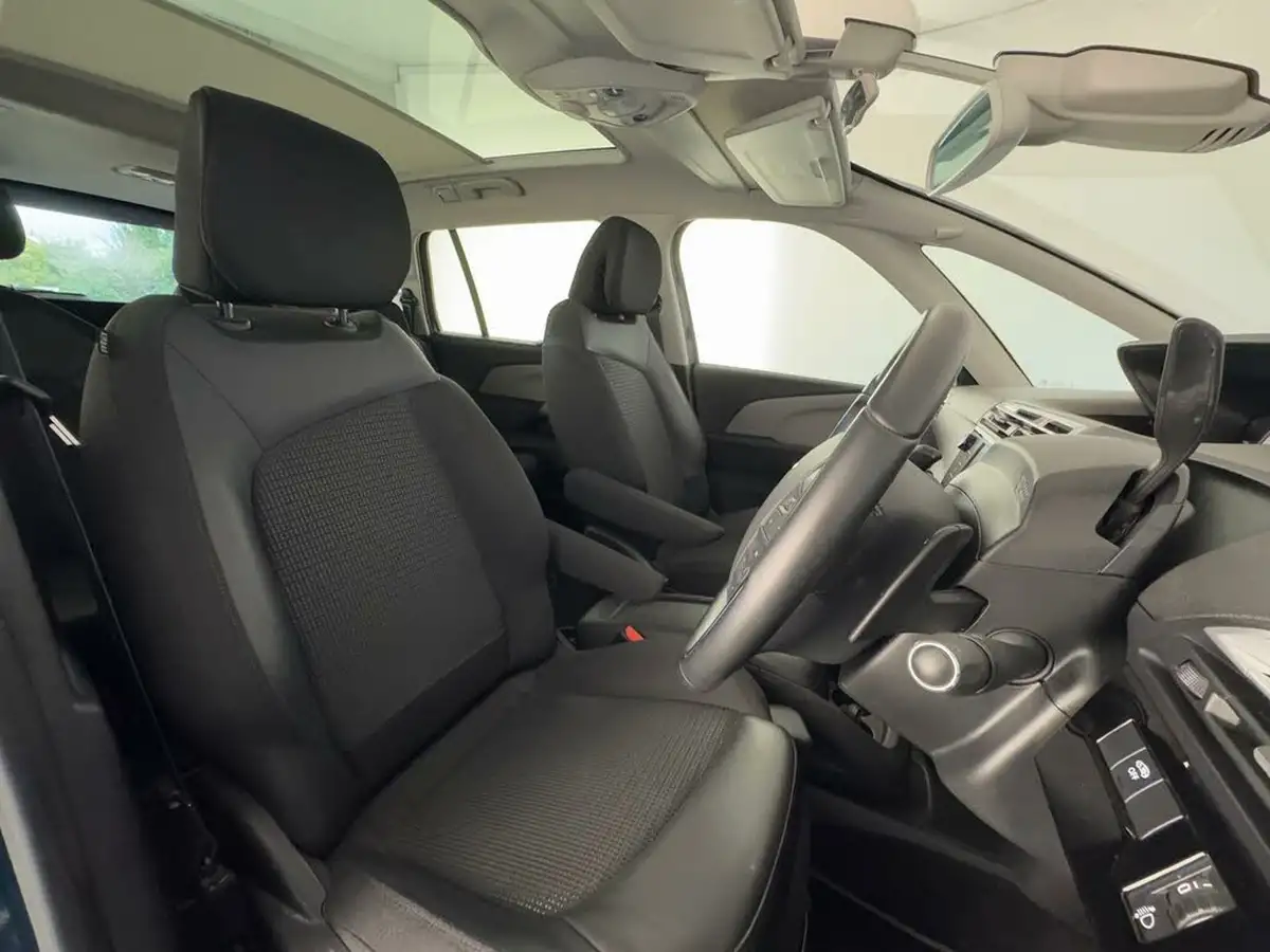 2022-citroen-grand-c4-spacetourer-12-puretech-shine-eat8-big-23