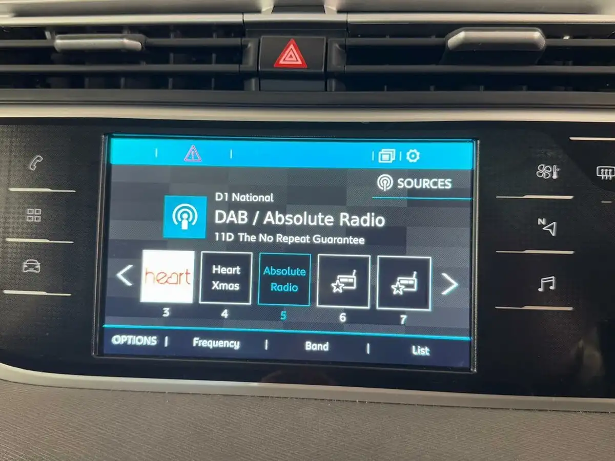 2022-citroen-grand-c4-spacetourer-12-puretech-shine-eat8-big-47