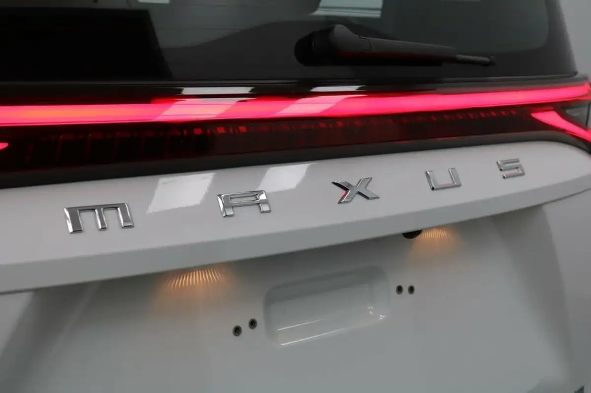 2025-maxus-deliver-9-big-75