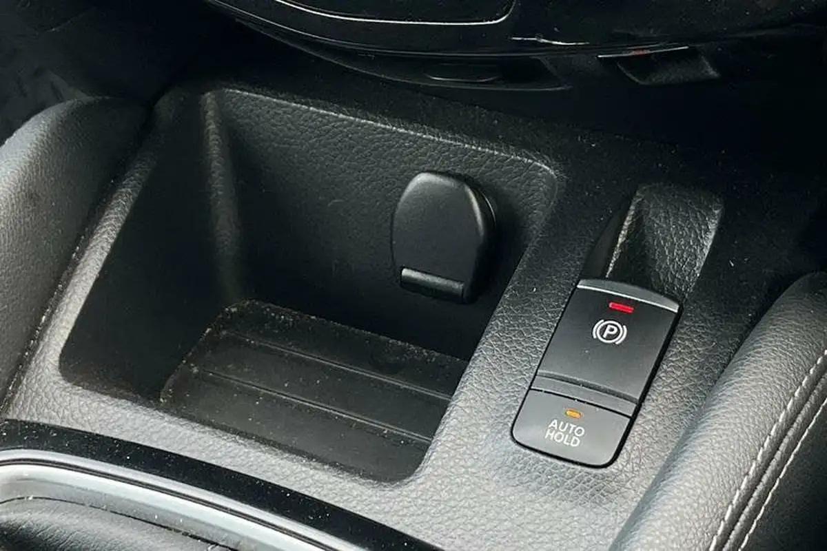 2020-nissan-qashqai-13-dig-t-tekna-140ps-big-32