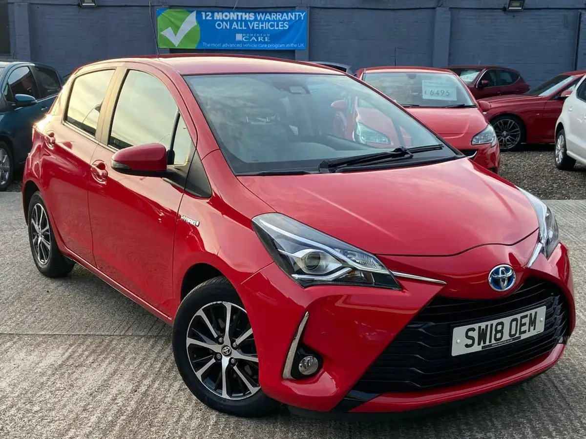 2018-toyota-yaris-15-vvt-i-icon-tech-hybrid-big-1
