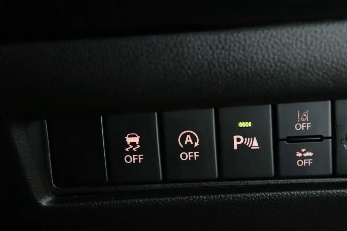 2022-suzuki-swift-12-dualjet-sz5-big-18