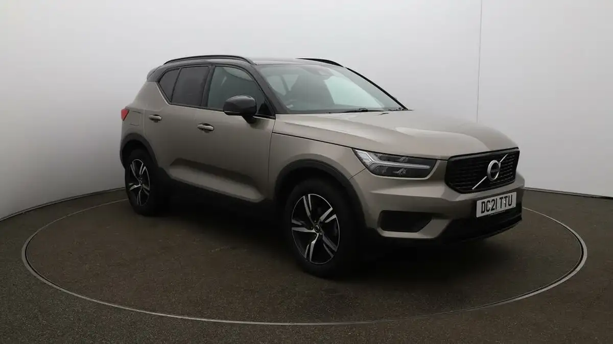 2021-volvo-xc40-15-t3-r-design-161bhp-big-1