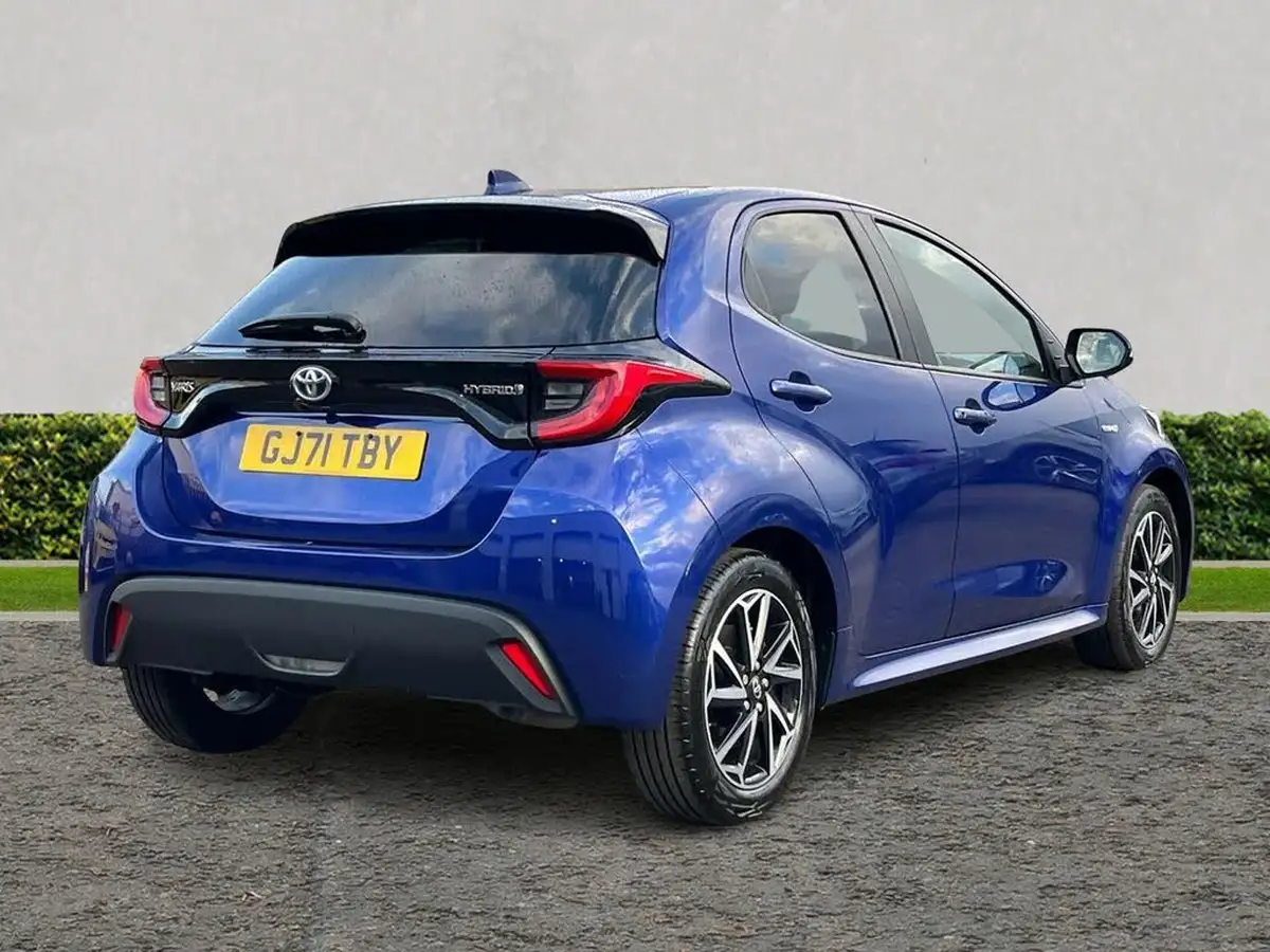 2021-toyota-yaris-15-vvt-i-design-big-2
