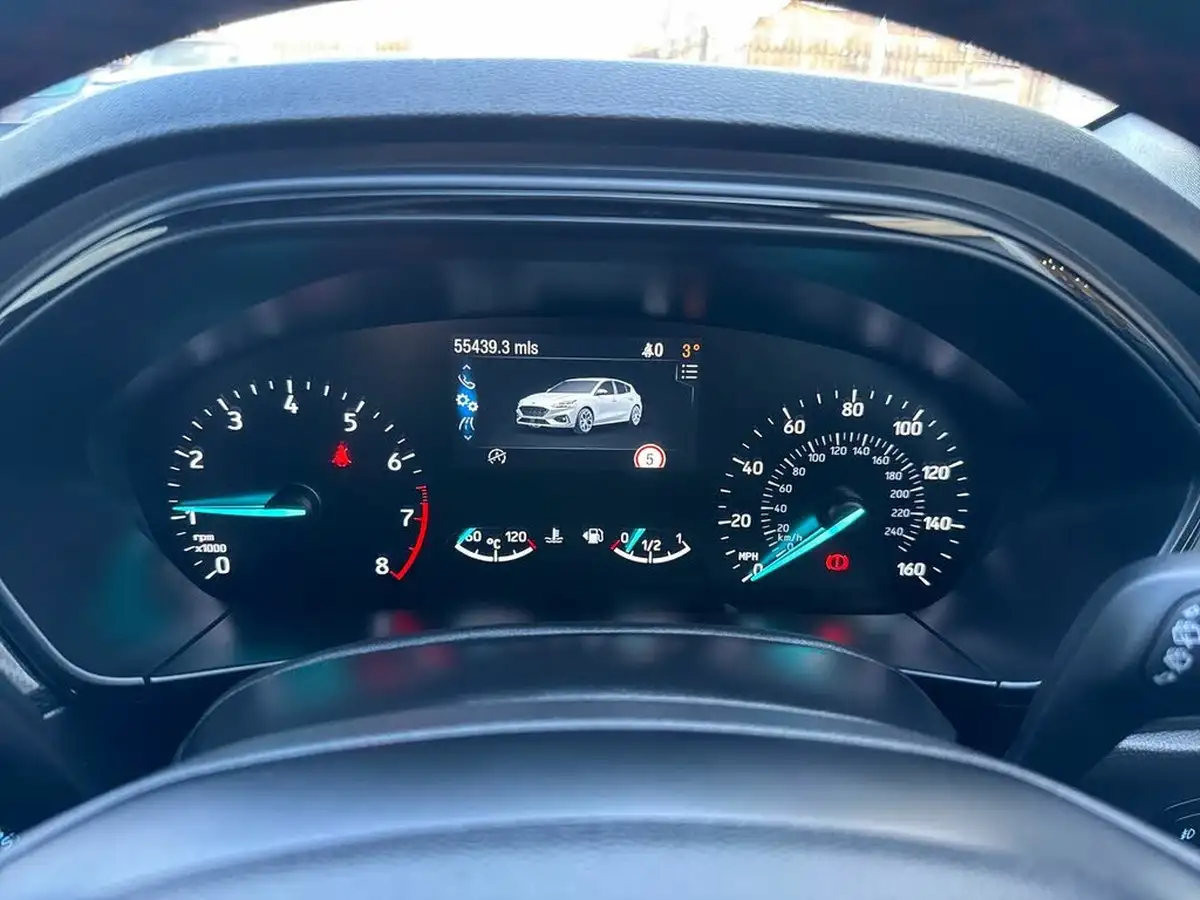 2019-ford-focus-10t-st-line-x-hatchback-big-17