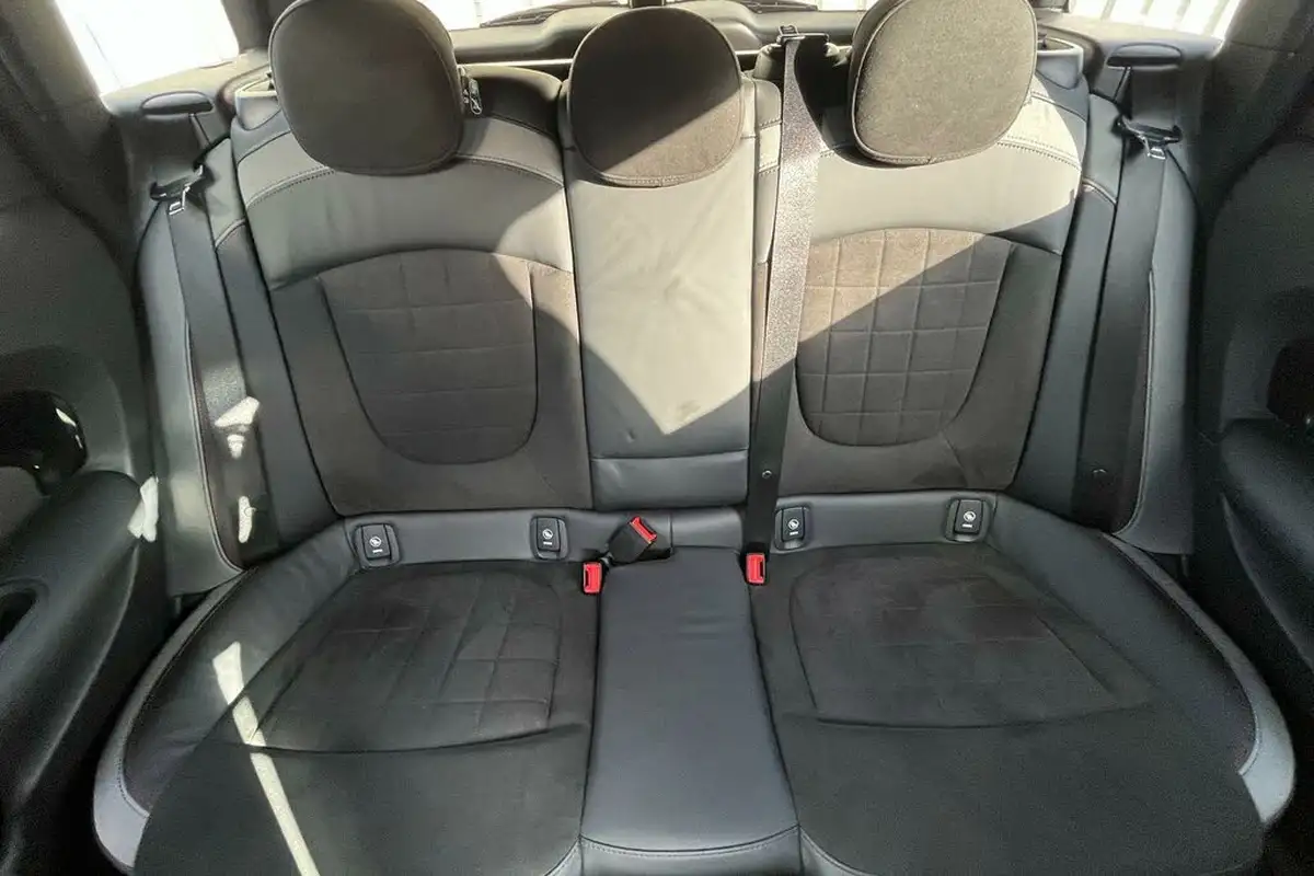 2021-mini-clubman-15-cooper-sport-big-30