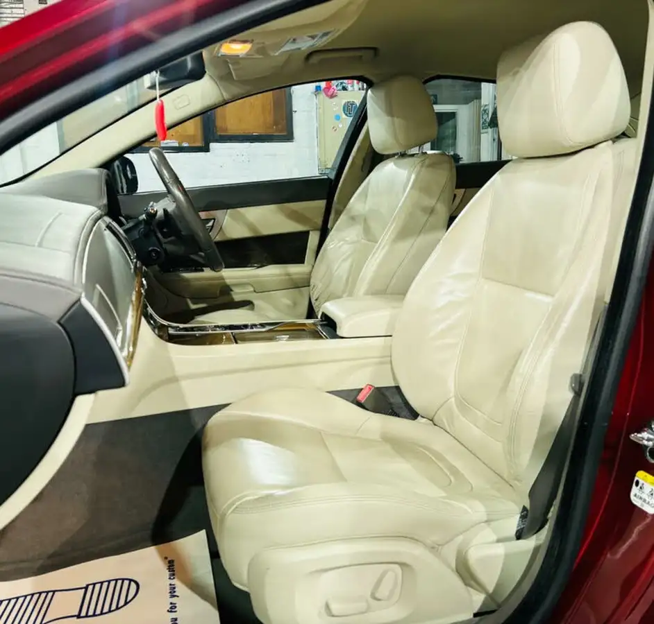 2012-jaguar-xf-22td-premium-luxury-190ps-saloon-4d-auto-big-13