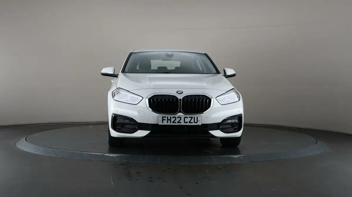 2022-bmw-1-series-big-42