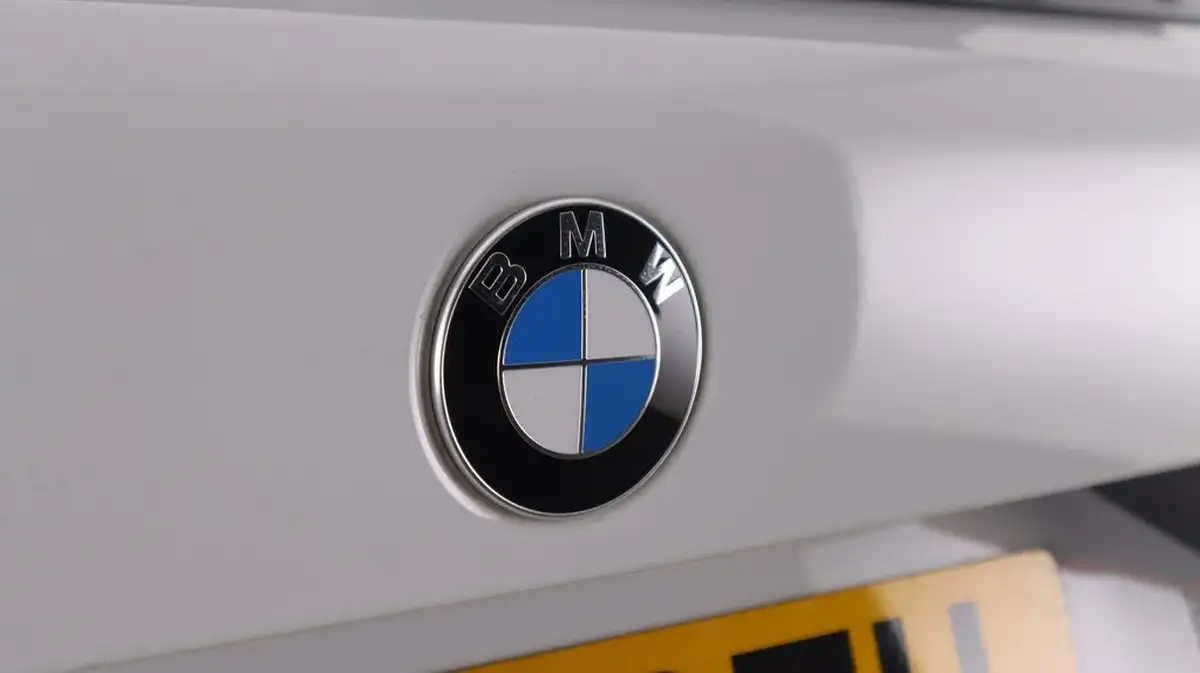 2022-bmw-1-series-big-20