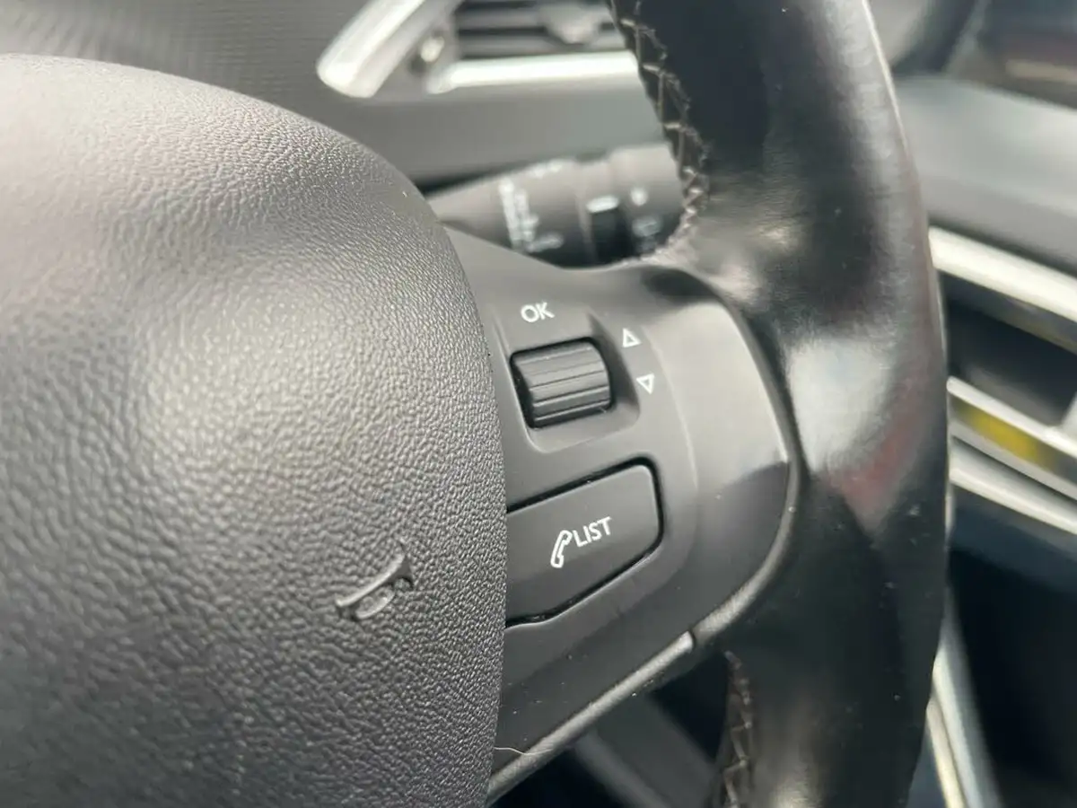 2016-peugeot-2008-crossover-12-puretech-allure-82bhp-big-16