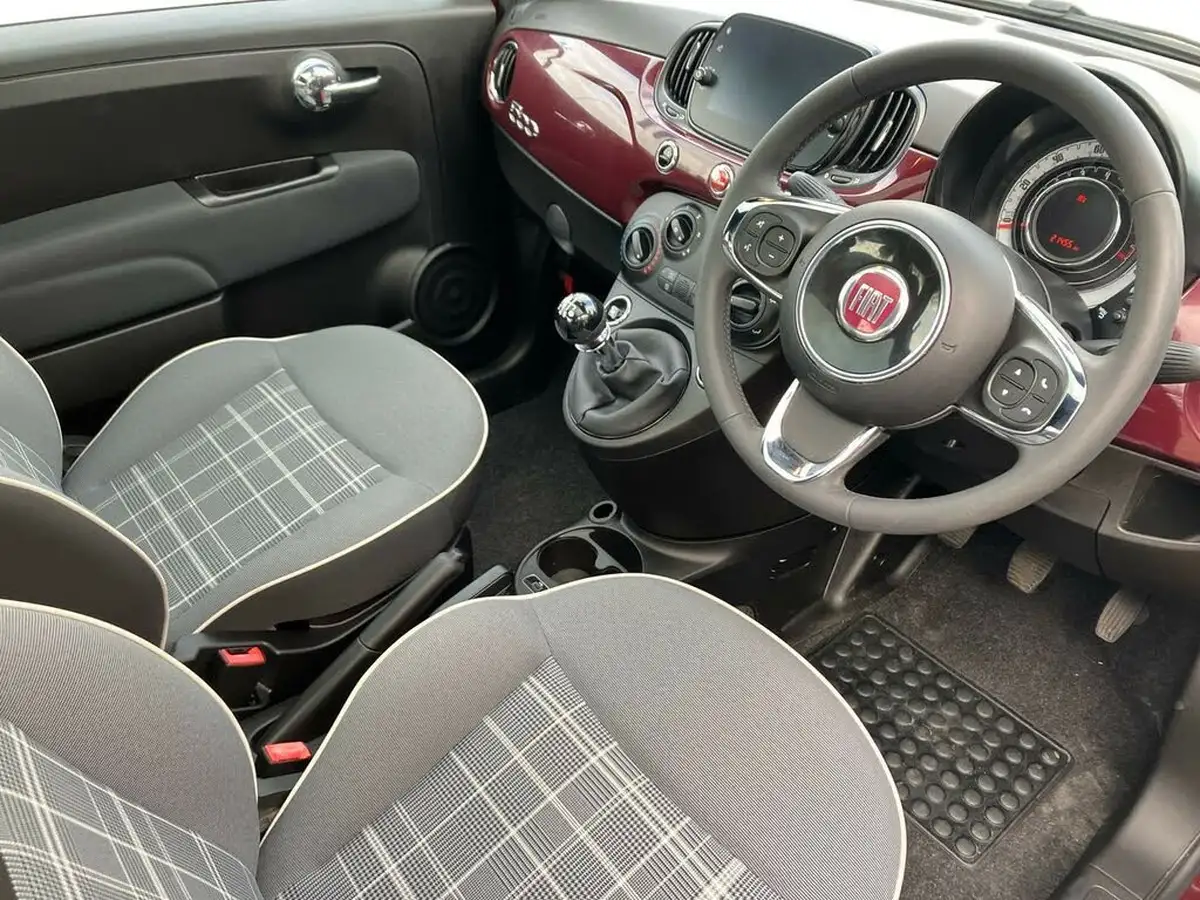 2021-fiat-500-10-lounge-big-8