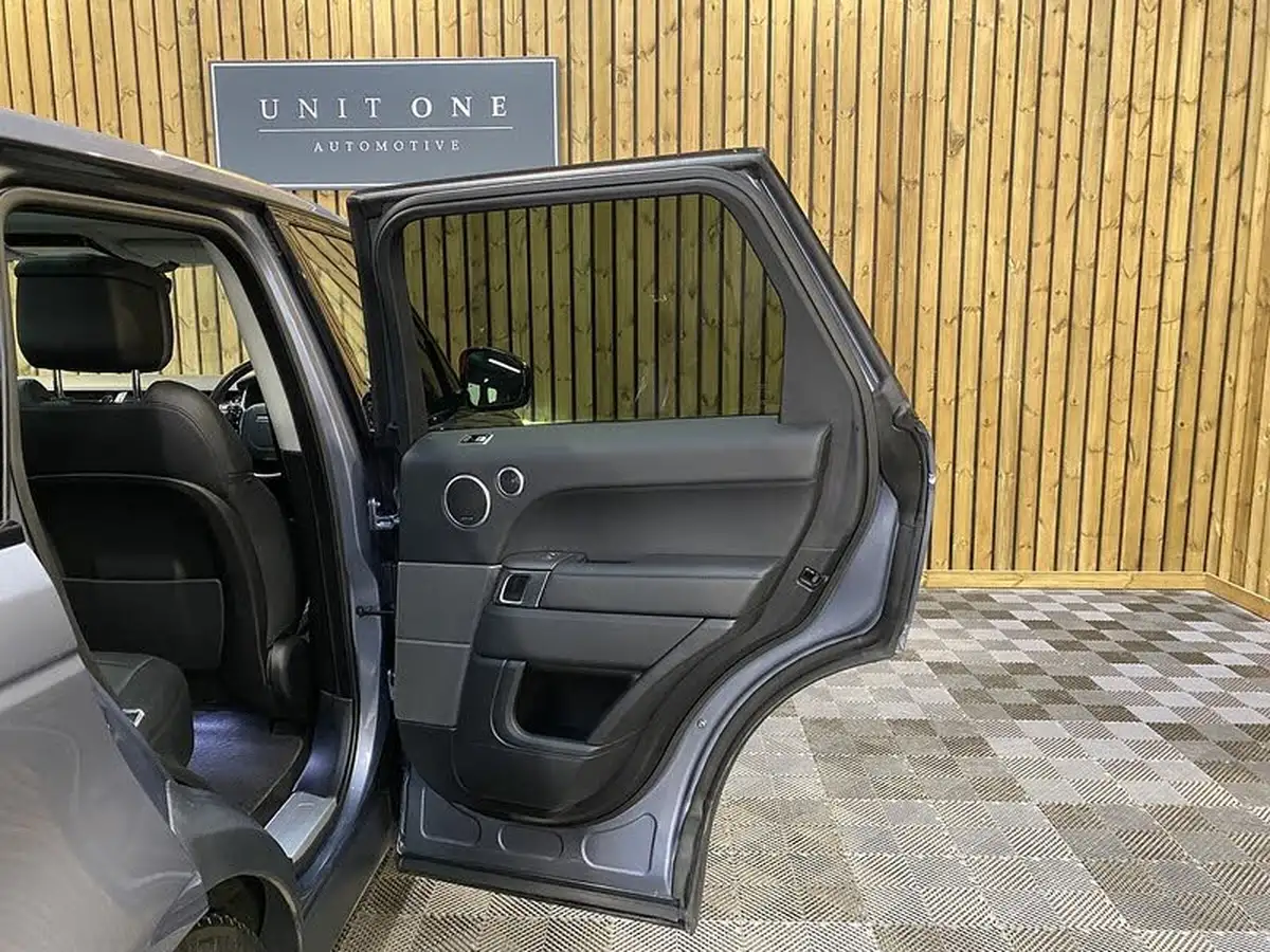 2019-land-rover-range-rover-sport-30-sdv6-hse-big-64