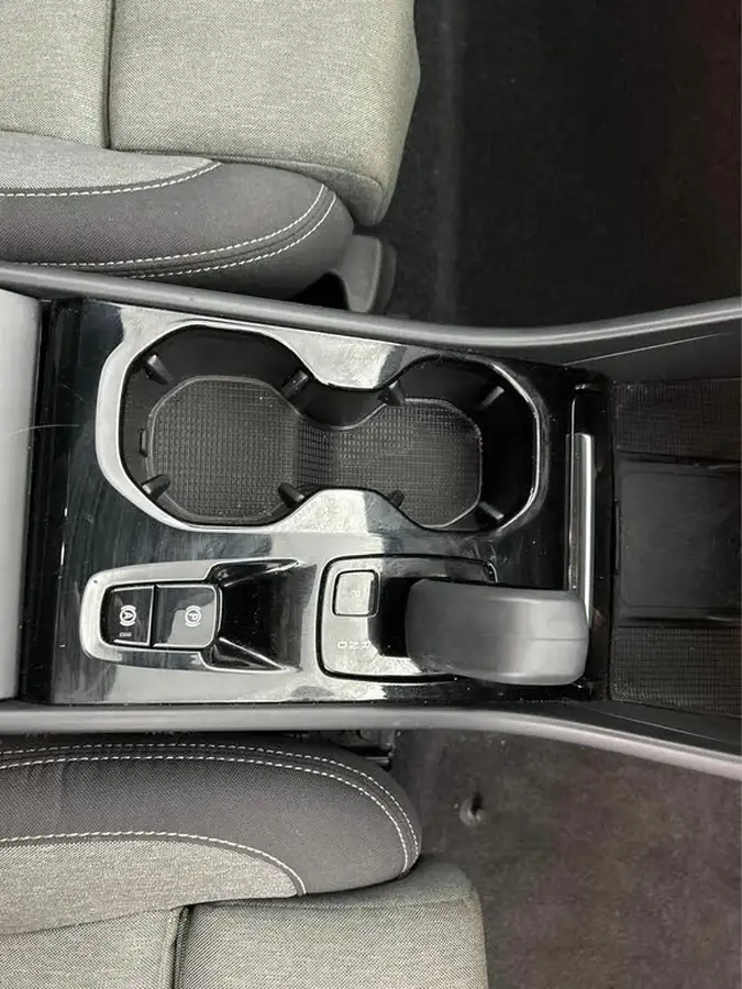 2023-volvo-xc40-20-b3-plus-big-33