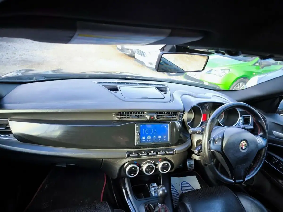 2013-alfa-romeo-giulietta-14-sportiva-tct-big-17