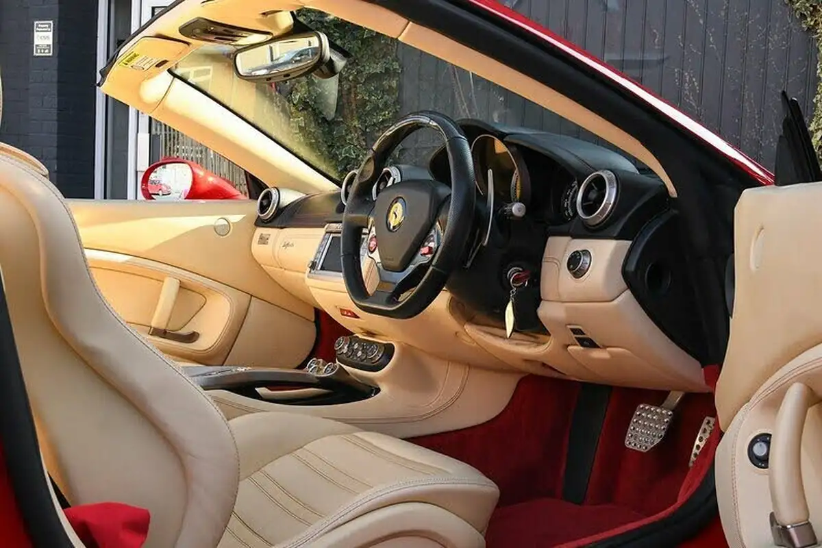 2009-ferrari-california-43-big-36