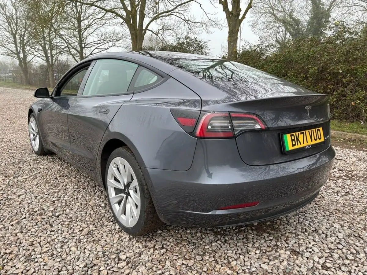 2021-tesla-model-3-e-long-range-awd-big-5