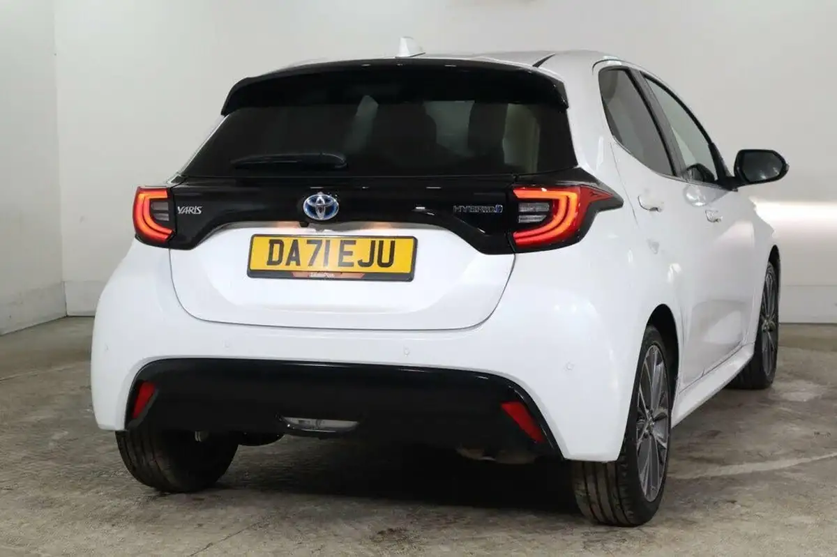 2021-toyota-yaris-15-vvt-i-excel-big-7