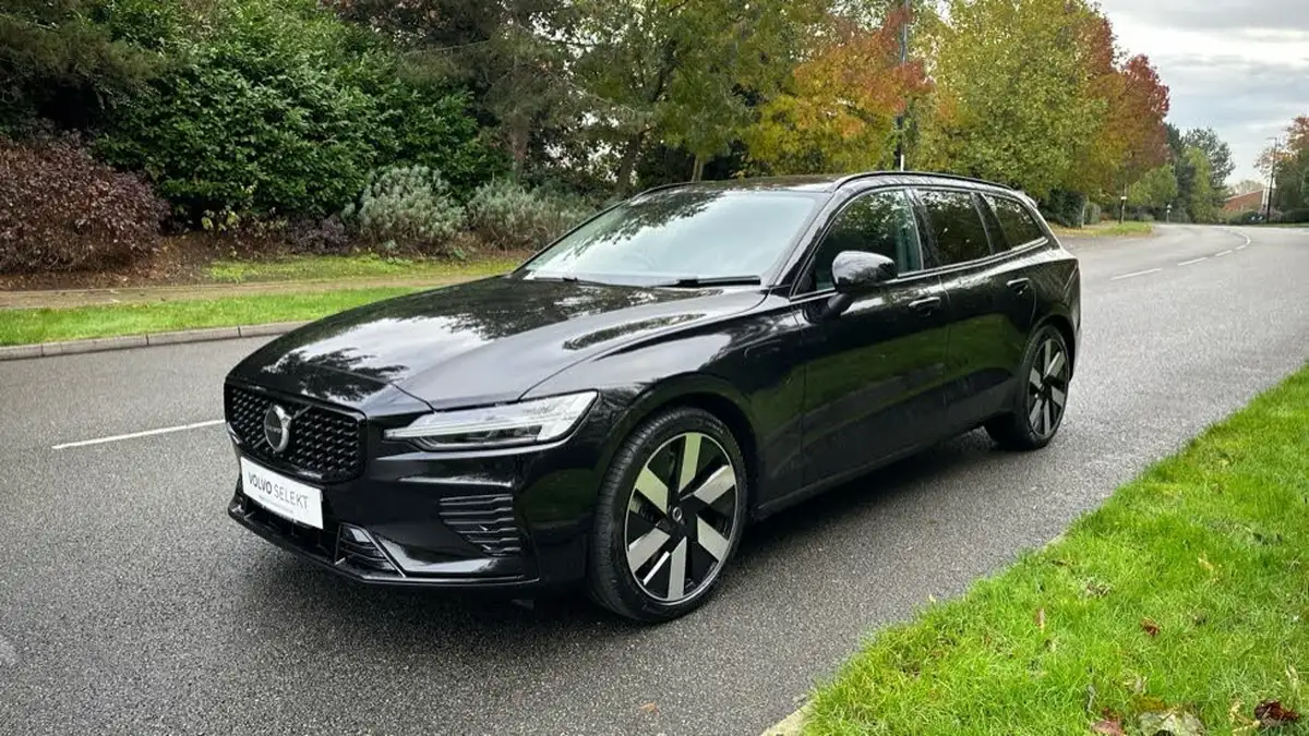 2024-volvo-v60-20-t6-plus-dark-station-wagon-big-36