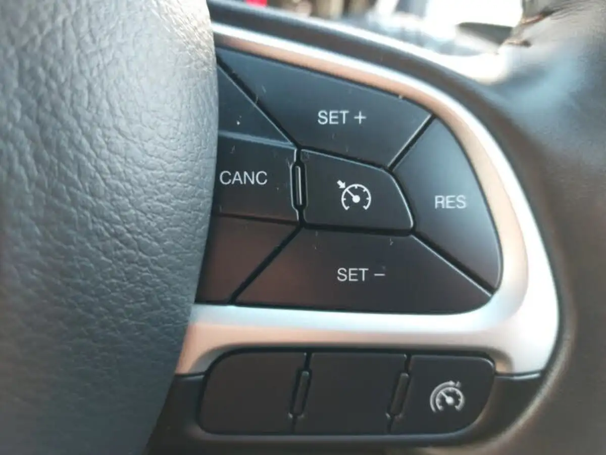 2019-jeep-compass-14-multiair-ii-longitude-big-12