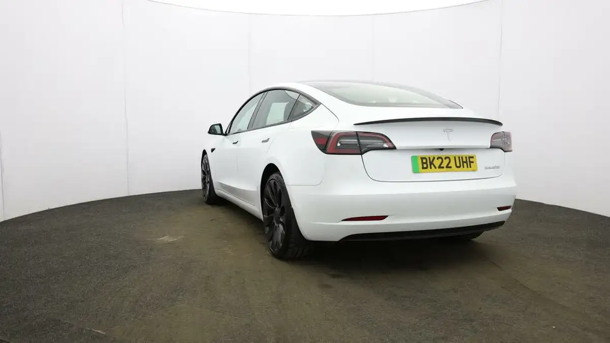 2022-tesla-model-3-e-performance-big-24