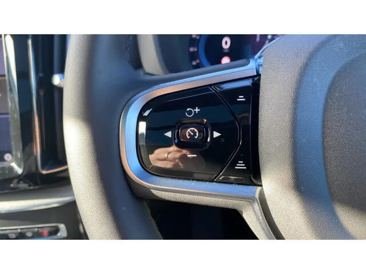2024-volvo-xc60-20-t6-plus-black-edition-big-17