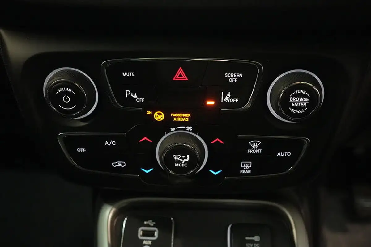 2019-jeep-compass-14-multiair-ii-longitude-big-43