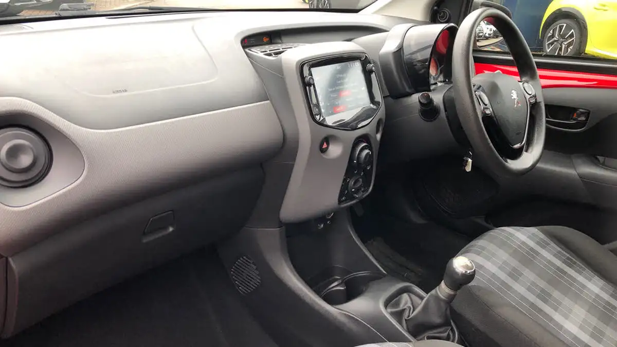 2018-peugeot-108-10-active-68bhp-hatchback-5d-big-11