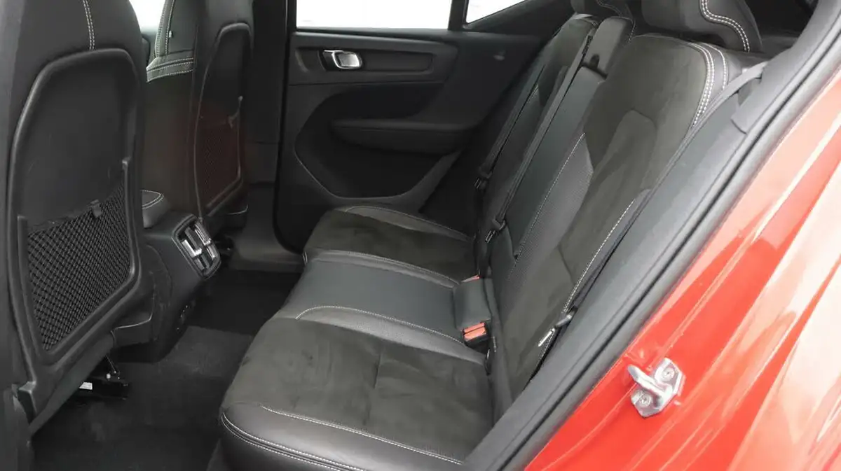 2020-volvo-xc40-20-t4-r-design-pro-awd-big-16