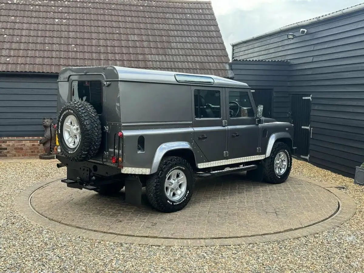 2008-land-rover-110-defender-24td-xs-station-wagon-5-drs-big-3