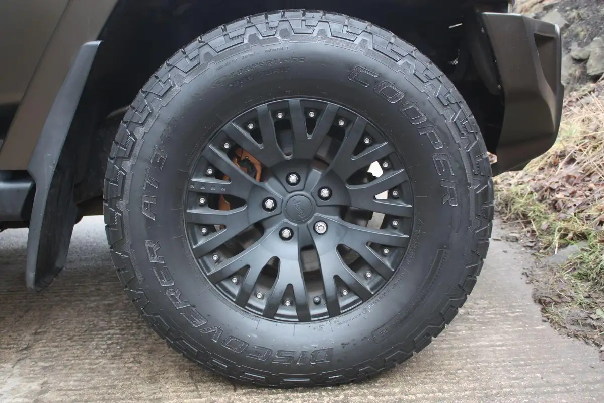 2016-jeep-wrangler-28crd-sahara-5d-big-4
