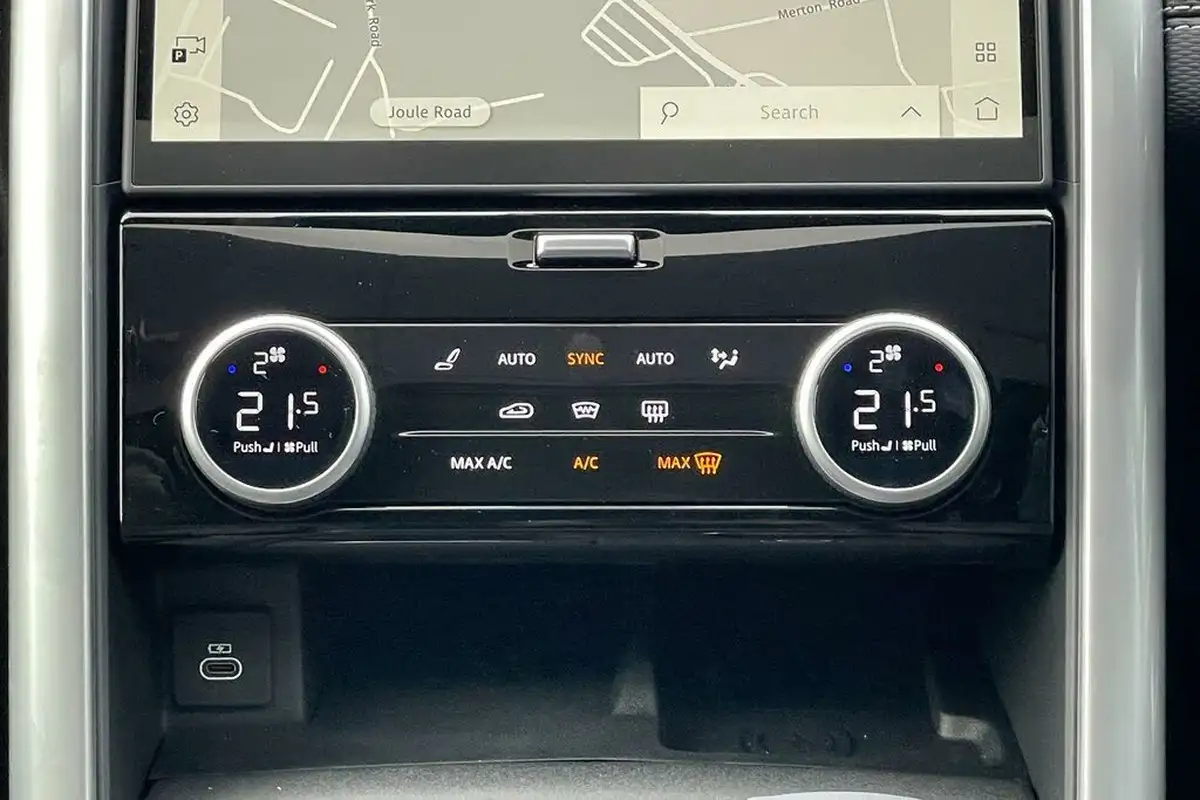 2024-land-rover-discovery-30-d350-dynamic-hse-big-15