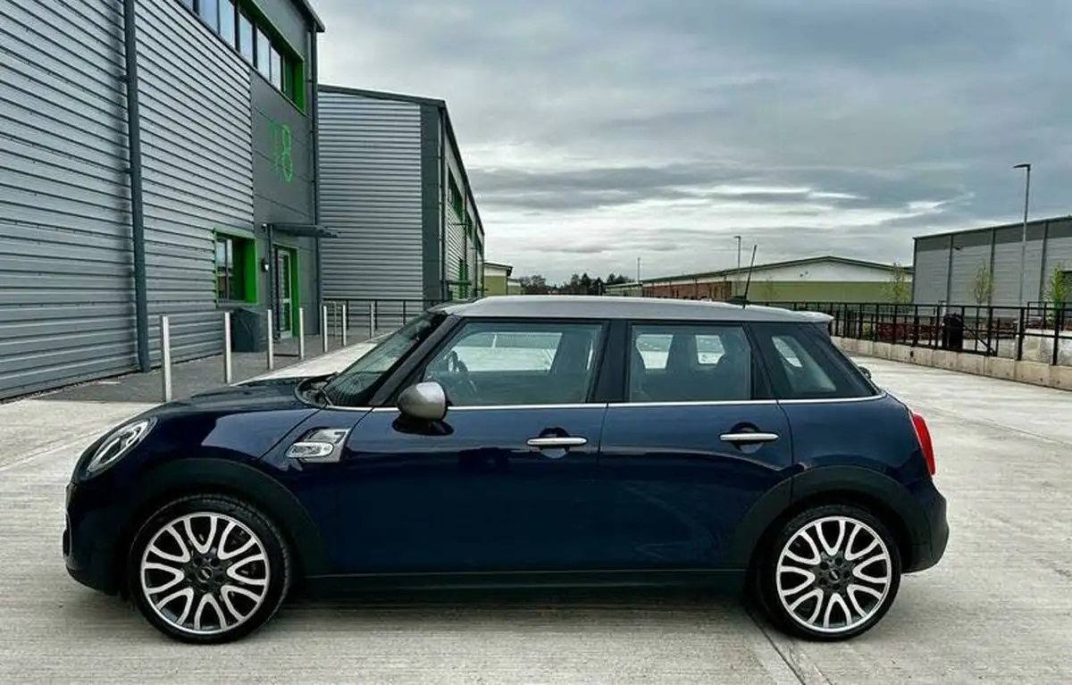 2017-mini-cooper-20-cooper-s-seven-media-xlss-5d-sport-auto-big-51