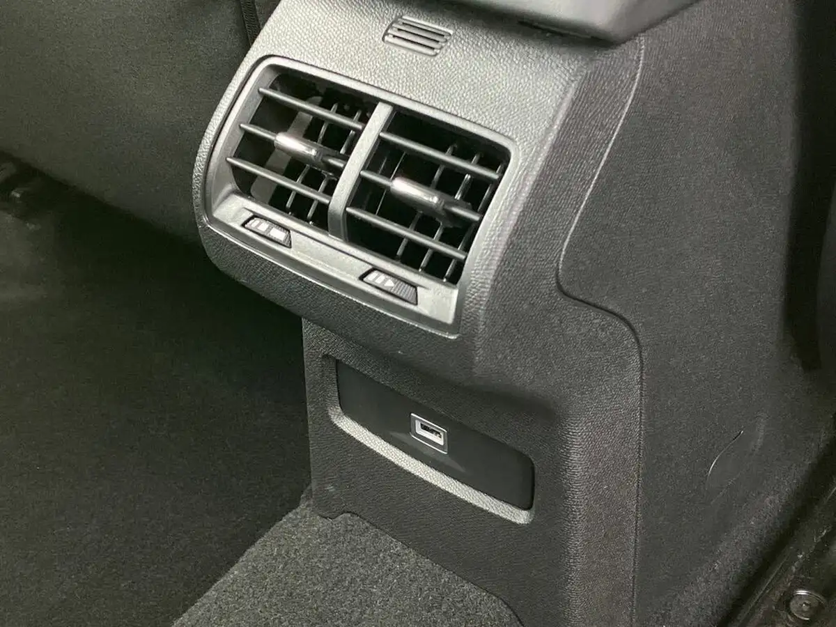 2021-citroen-c4-12-puretech-sense-plus-eat8-big-45