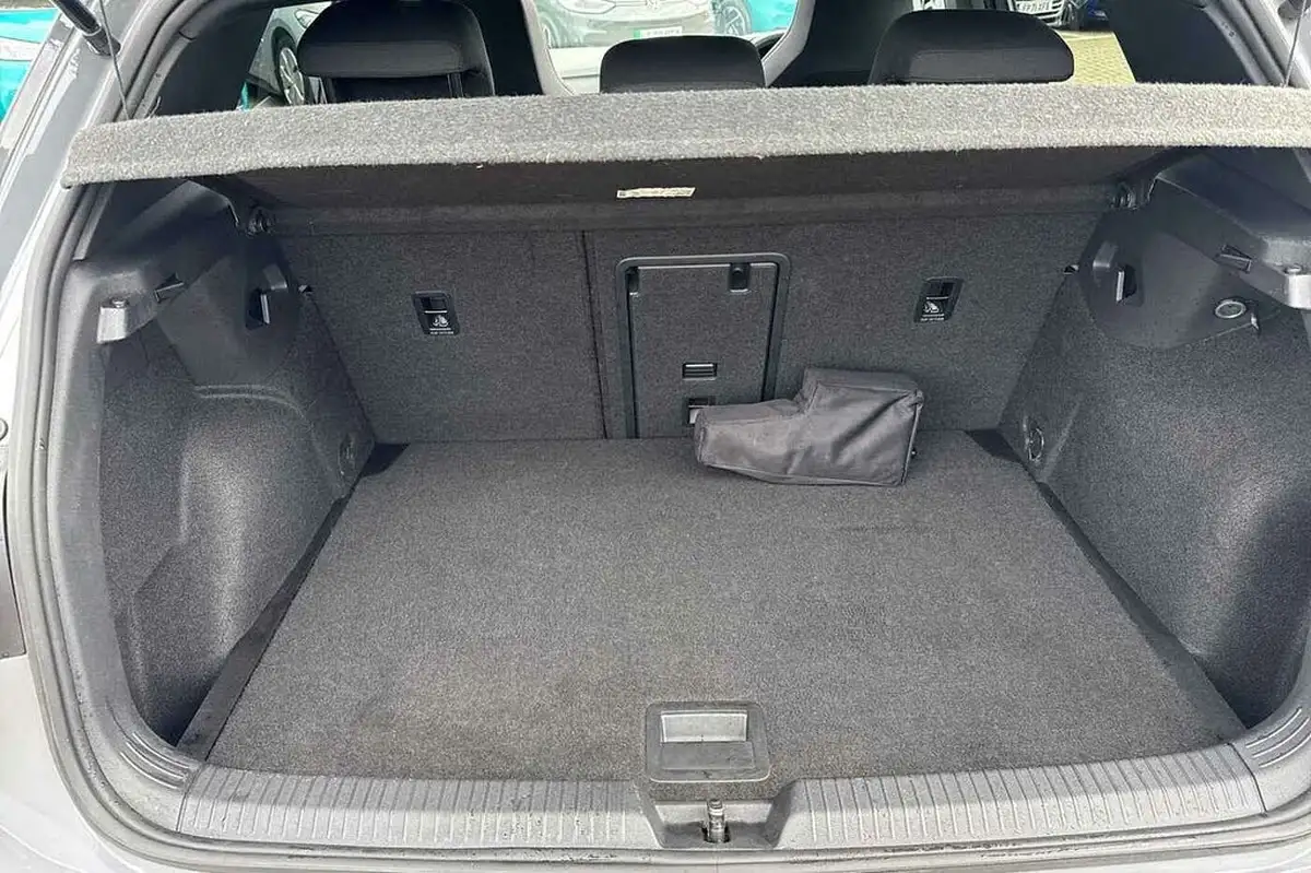 2021-volkswagen-golf-20tdi-gtd-big-10