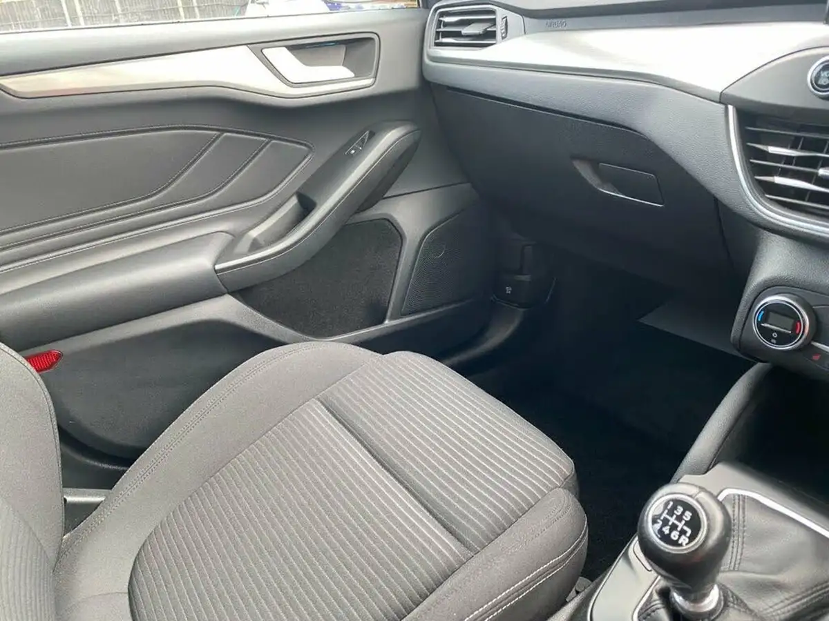 2019-ford-focus-10t-titanium-hatchback-big-48