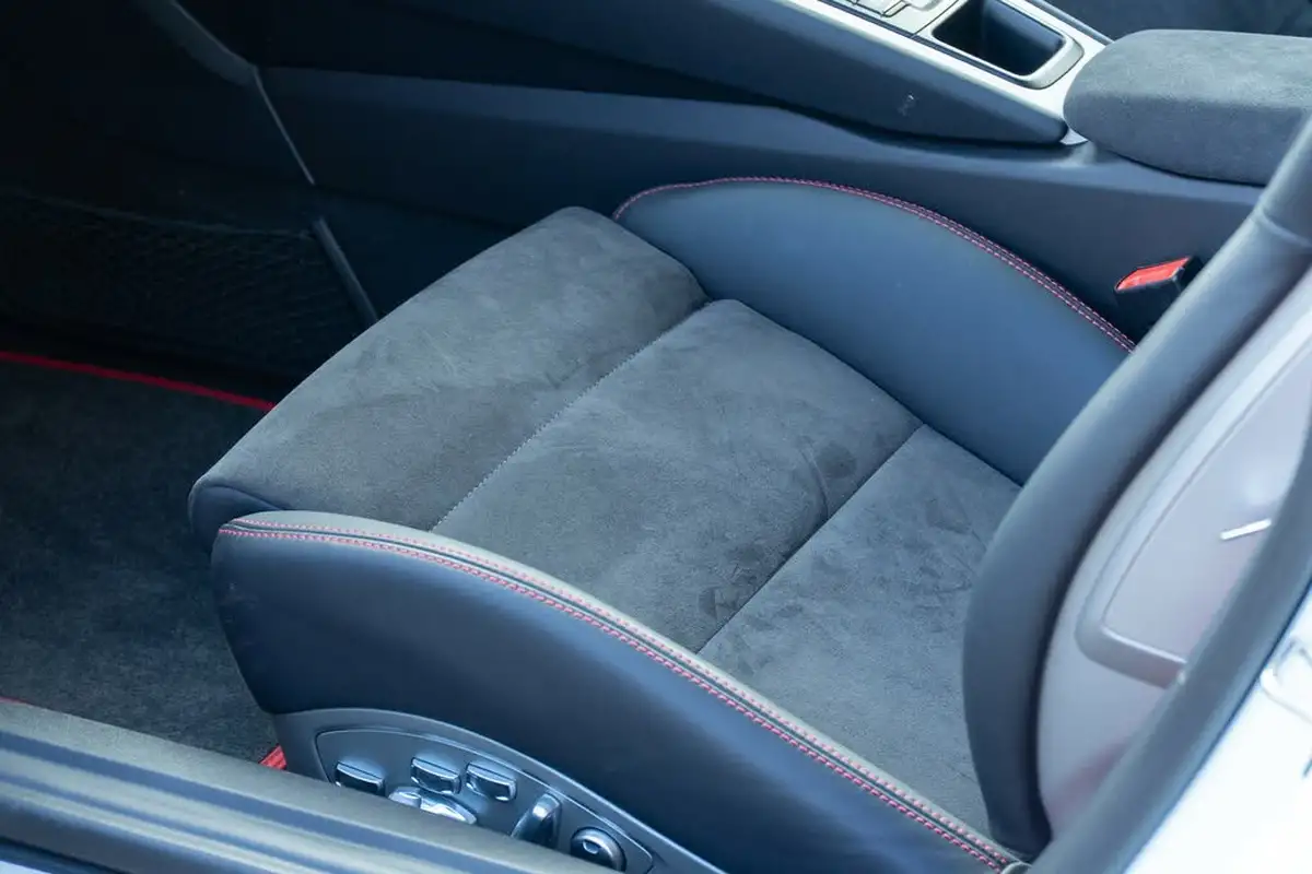 2014-porsche-911-38-gt3-big-34