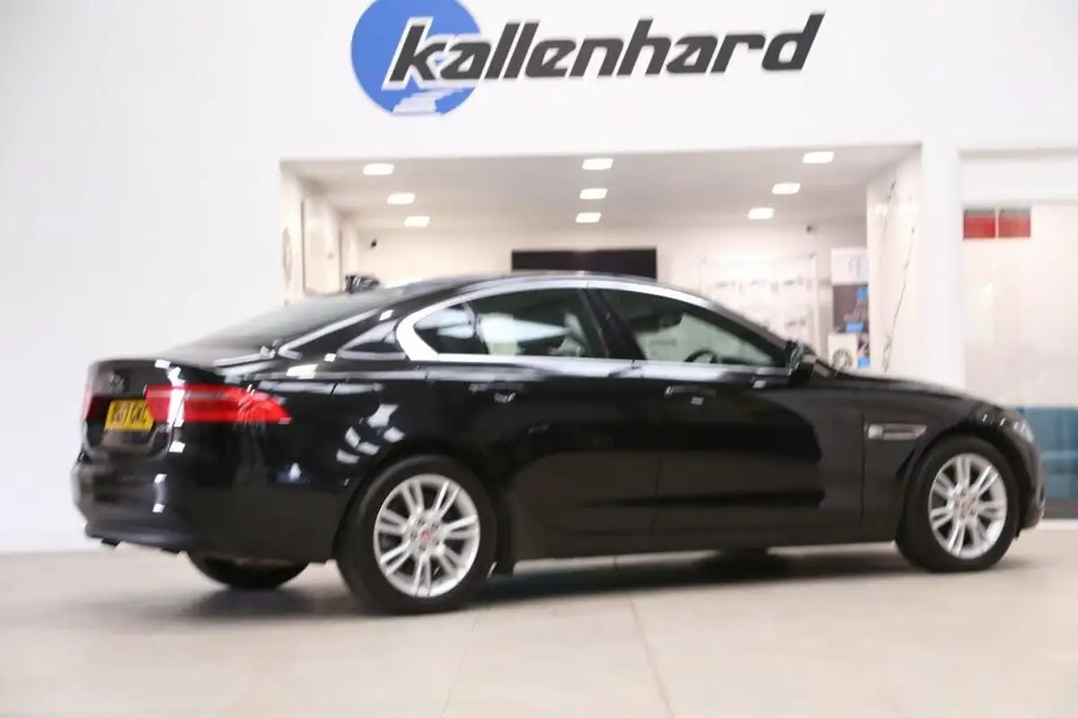 2017-jaguar-xe-20i-prestige-200ps-1999cc-big-5