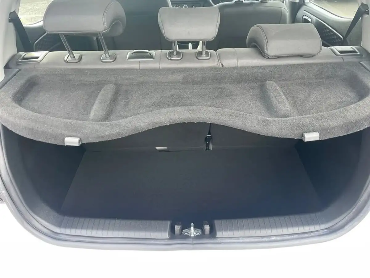 2023-hyundai-i10-12-se-connect-auto-big-14